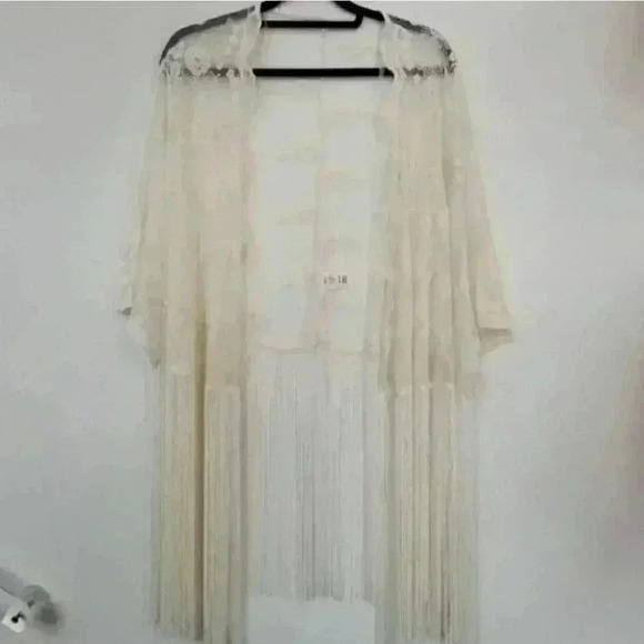 Cream Lace Kimono - Picture 11 of 12